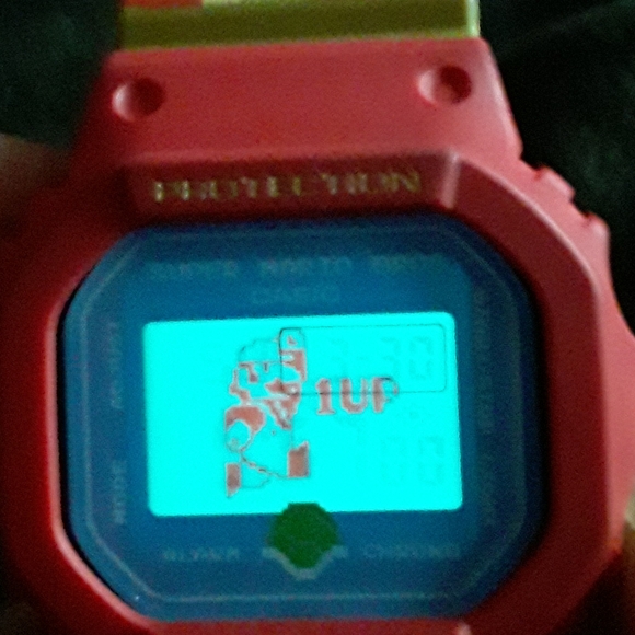 Super Mario Bros. G-shock - Picture 3 of 6